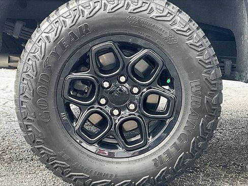 Used 2024 Chevrolet Silverado 1500 ZR2 w/ ZR2 Bison Edition AWD/4WD image 36