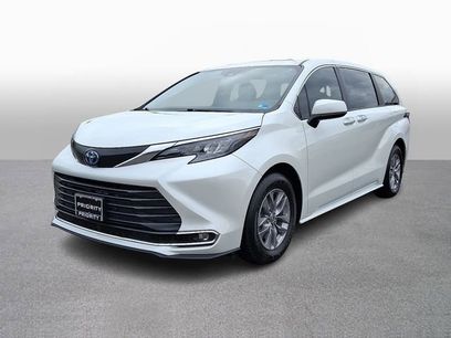 Used 2024 Toyota Sienna XLE