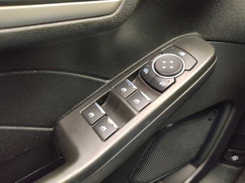 Used 2021 Ford Escape SE w/ SE Sport Appearance Package image 27