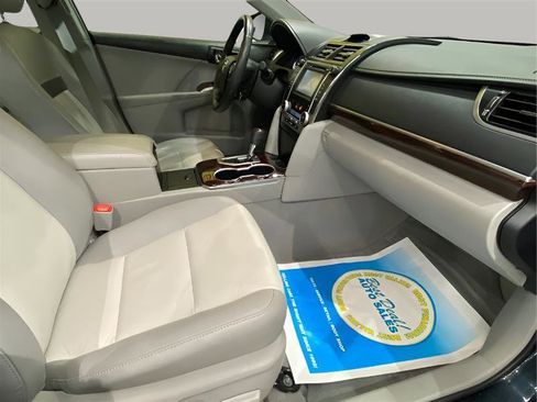 Used 2012 Toyota Camry XLE FWD image 16
