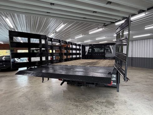 Used 2020 Ford F450 XL w/ Power Equipment Group image 9