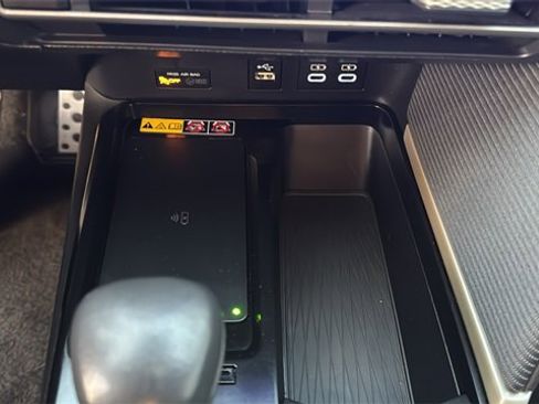 Used 2025 Toyota Camry SE image 19