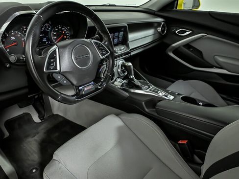 Used 2018 Chevrolet Camaro SS RWD image 14