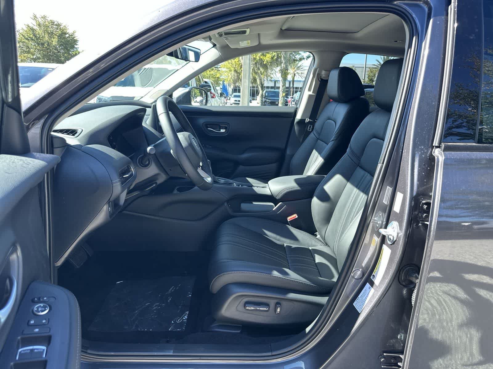 New 2027 Honda HR-V EX-L image 2
