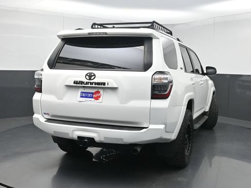 Used 2022 Toyota 4Runner SR5 Premium w/ Moonroof Package RWD image 39
