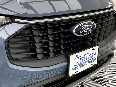 Used 2025 Ford Escape Active w/ Cold Weather Package image 28