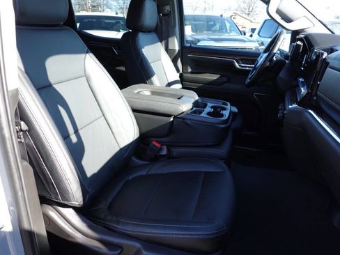 Used 2024 Chevrolet Silverado 1500 LT image 33