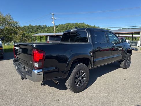 Used 2023 Toyota Tacoma SR5 AWD/4WD image 18