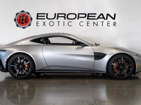 Used 2020 Aston Martin V8 Vantage Coupe image 10