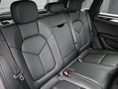 Certified 2023 Porsche Macan S AWD/4WD image 29