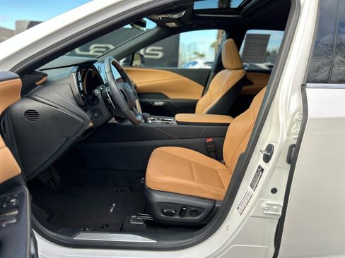 Used 2023 Lexus RX 350 Premium w/ Accessory Package (Z1) image 4