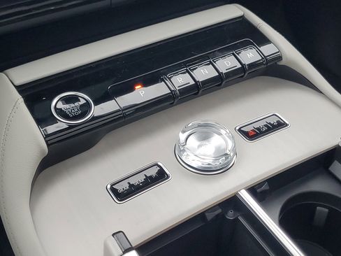 New 2025 Lincoln Navigator Reserve image 25