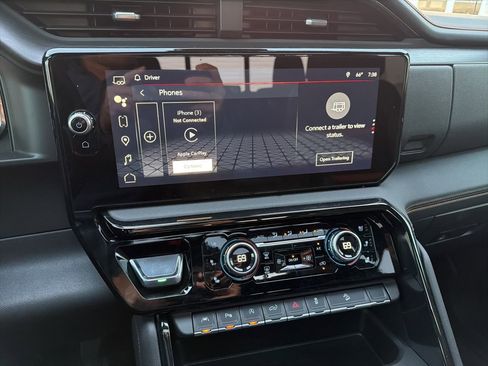 Used 2025 GMC Sierra 1500 AT4 w/ AT4 Premium Package image 11