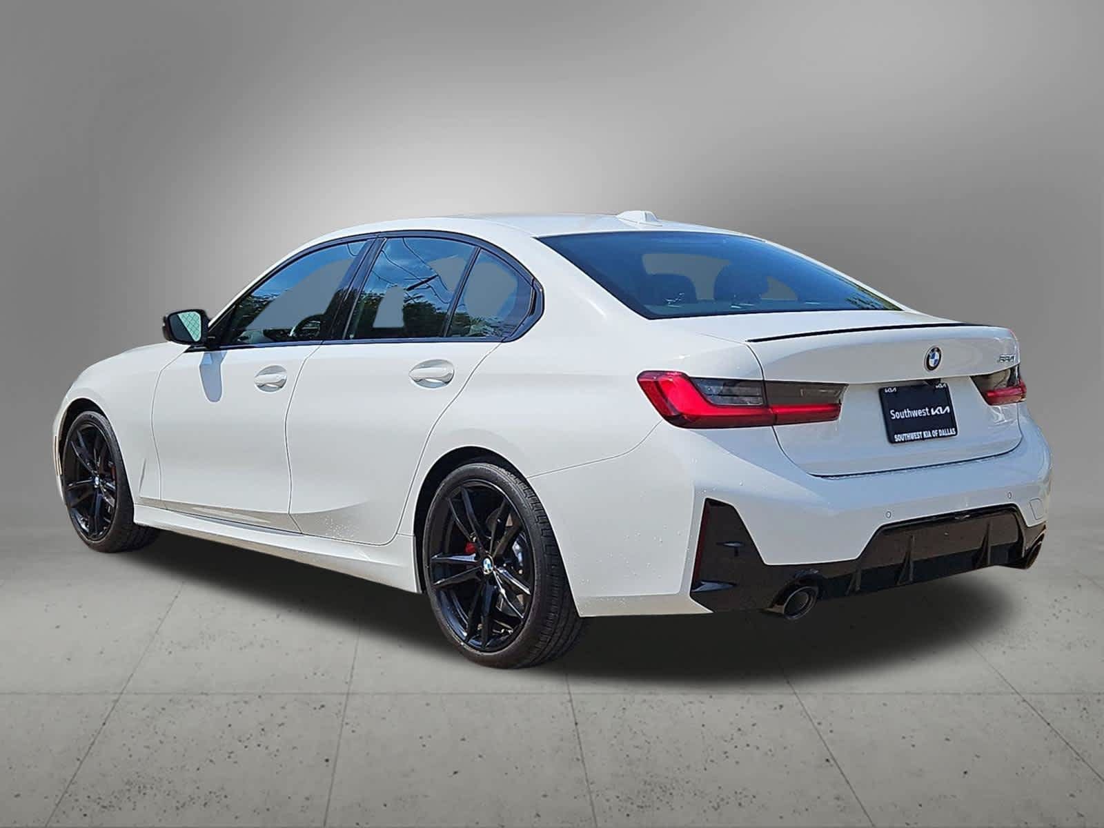 Used 2023 BMW 330i Sedan w/ M Sport Package RWD image 3