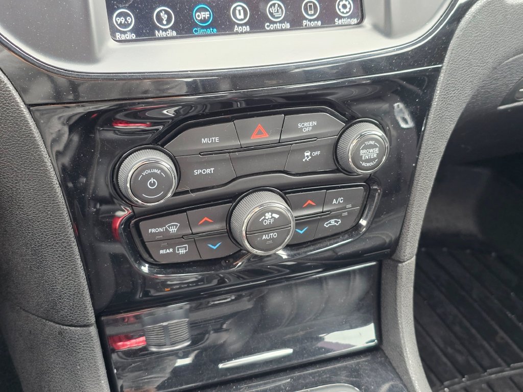 Used 2019 Chrysler 300 S AWD/4WD image 26