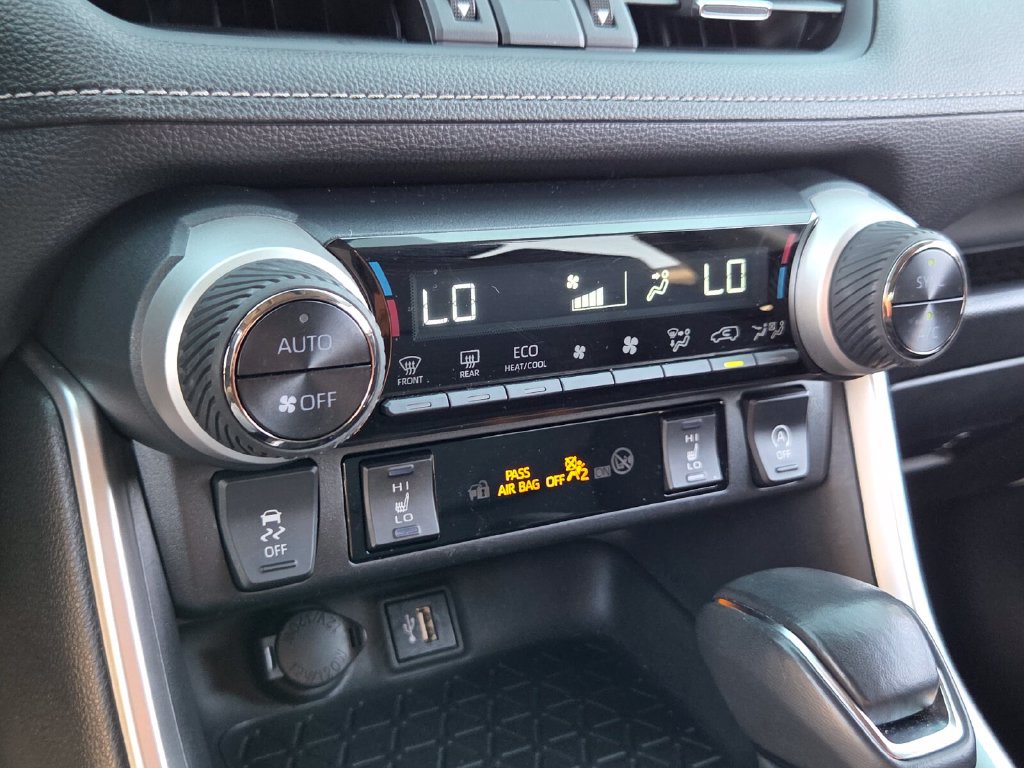 Used 2023 Toyota RAV4 XLE Premium AWD/4WD image 20