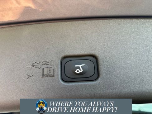 New 2025 Lincoln Nautilus Premier image 23