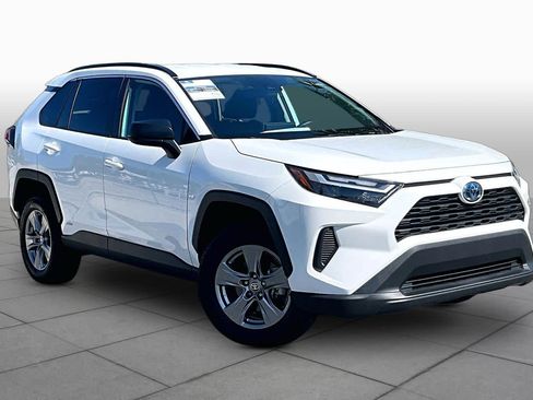 Used 2024 Toyota RAV4 LE AWD/4WD image 3