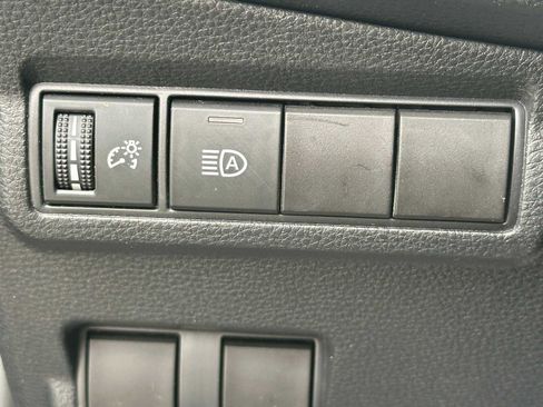 Used 2022 Toyota Corolla Cross LE AWD/4WD image 28