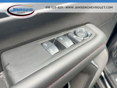 Used 2025 Chevrolet Suburban RST image 22