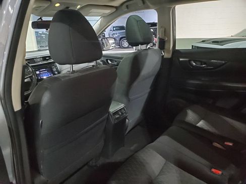 Used 2018 Nissan Rogue SV AWD/4WD image 22