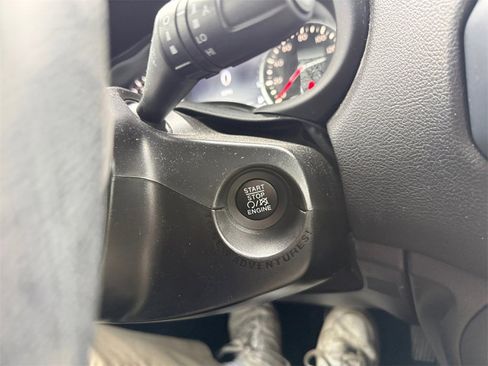 Used 2019 Jeep Renegade Limited w/ Quick Order Package 22P image 28