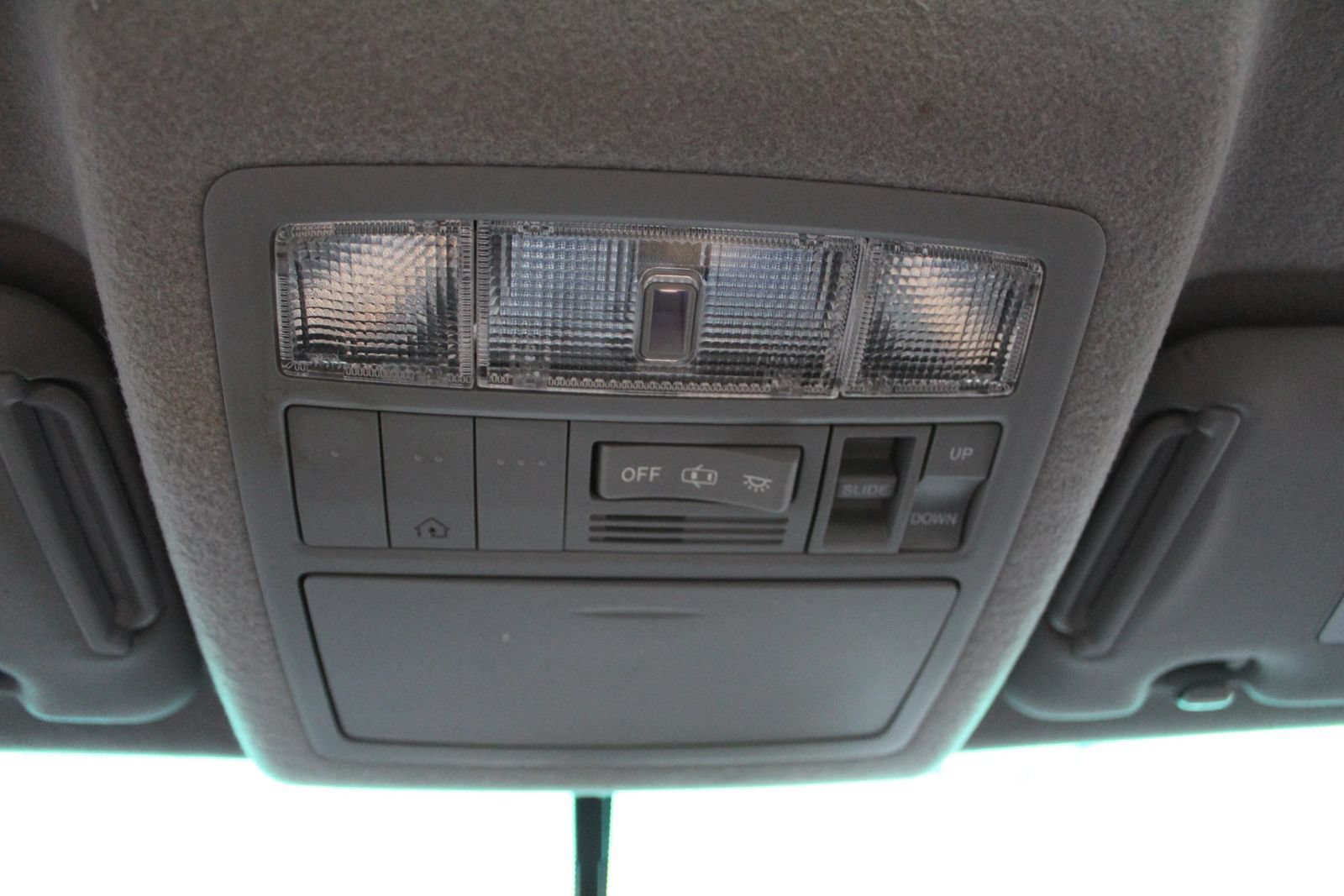 Used 2013 Toyota Highlander SE FWD image 29