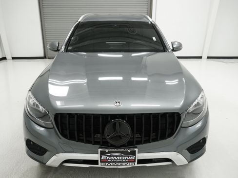 Used 2018 Mercedes-Benz GLC 300 image 2