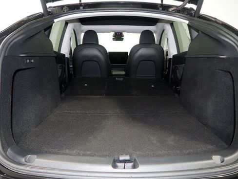 Used 2024 Tesla Model Y 2WD image 42