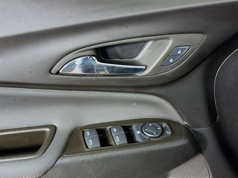 Used 2024 Chevrolet Equinox RS w/ RS Leather Package AWD/4WD image 17