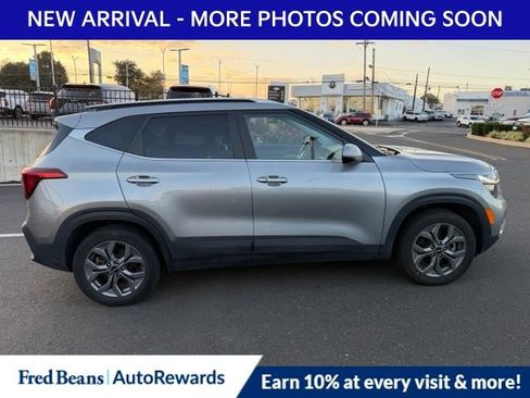Used 2024 Kia Seltos S AWD/4WD image 8