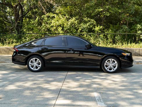 Used 2025 Honda Accord LX image 10