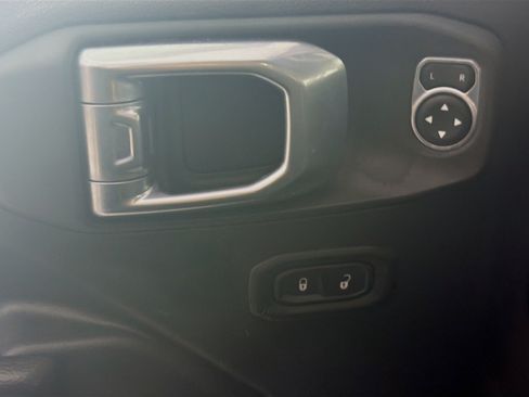 Used 2022 Jeep Wrangler Unlimited Sport AWD/4WD image 15
