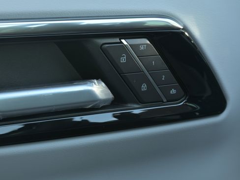 New 2026 Chevrolet Suburban Premier AWD/4WD image 30