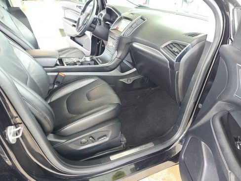 Used 2019 Ford Edge Titanium AWD/4WD image 35