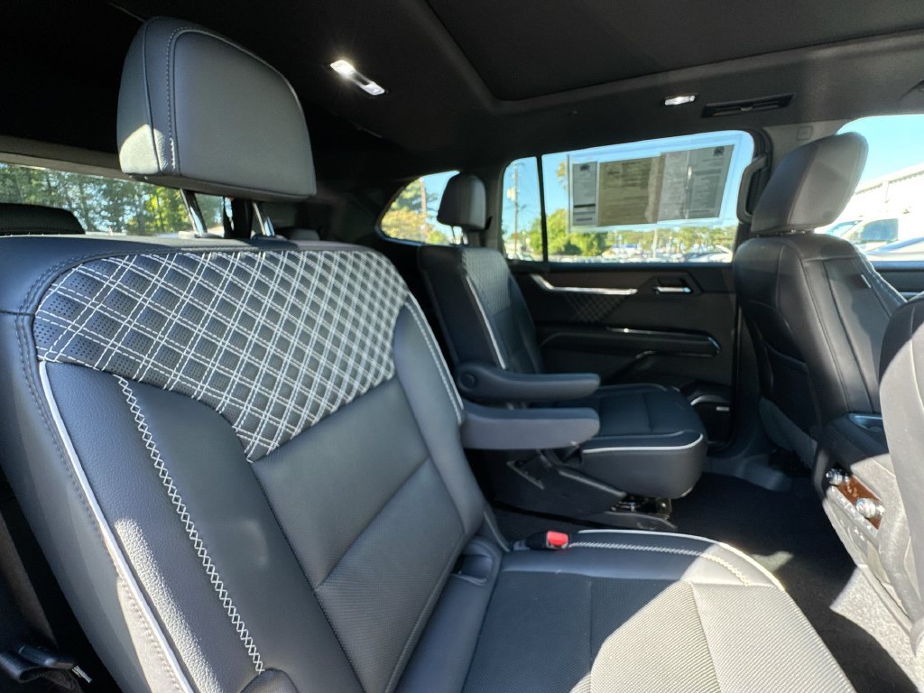 Used 2024 GMC Acadia Denali w/ LPO, Floor Liner Package FWD image 29