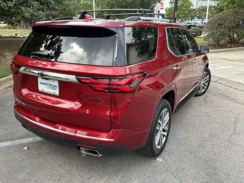 Used 2022 Chevrolet Traverse High Country w/ LPO, 'HIT The Road' Package AWD/4WD image 10