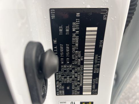 Used 2023 Toyota Corolla Cross L image 26