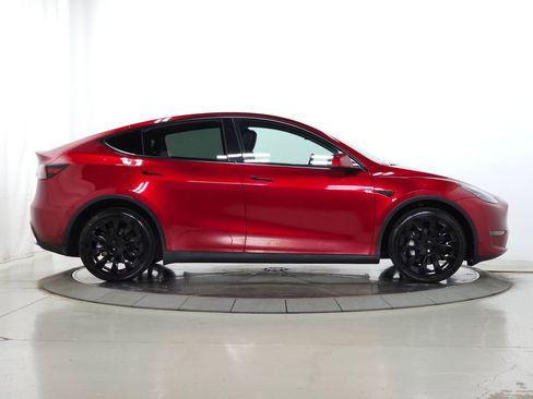 Used 2024 Tesla Model Y Long Range AWD/4WD image 12
