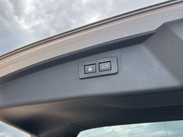 Used 2023 Subaru Outback Premium AWD/4WD image 39