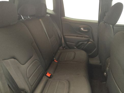 Used 2022 Jeep Renegade Latitude image 19