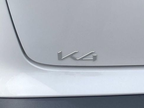 New 2025 Kia K4 LX image 29