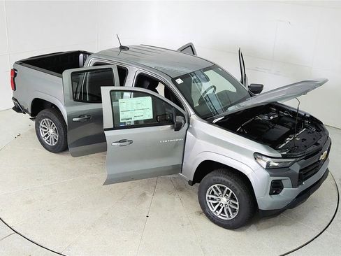 New 2025 Chevrolet Colorado LT w/ LT Convenience Package image 48