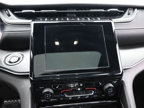 Used 2023 Jeep Grand Cherokee L Laredo RWD image 16