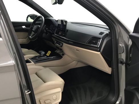 Used 2023 Audi Q5 2.0T Premium Plus w/ Premium Plus Package AWD/4WD image 17