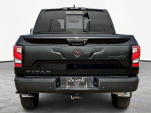Used 2023 Nissan Titan PRO-4X w/ Pro-4x Convenience Package image 4