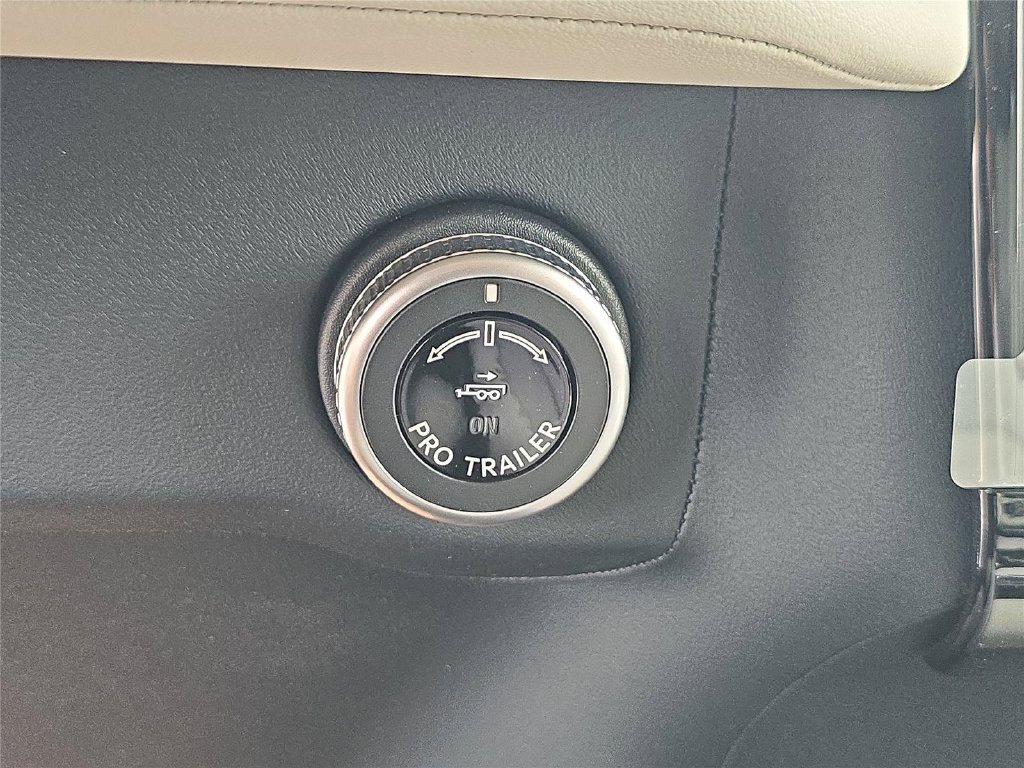 New 2026 Lincoln Navigator Premiere AWD/4WD image 21