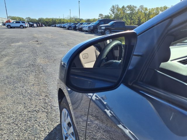 Used 2017 Toyota Corolla LE w/ Carpet Mat Package (TMS) FWD image 16