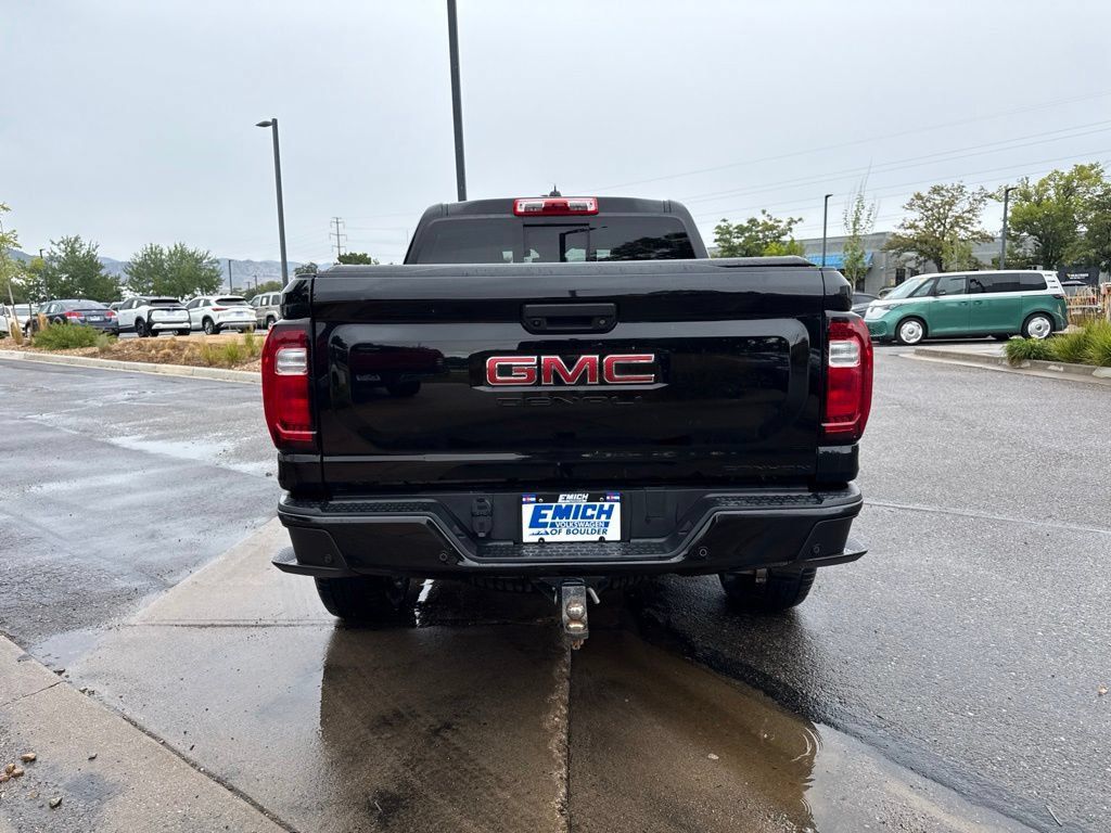 Used 2023 GMC Canyon Denali w/ Denali Black Edition AWD/4WD image 4