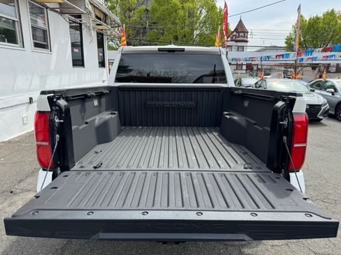 Used 2024 Toyota Tacoma TRD Off-Road image 29